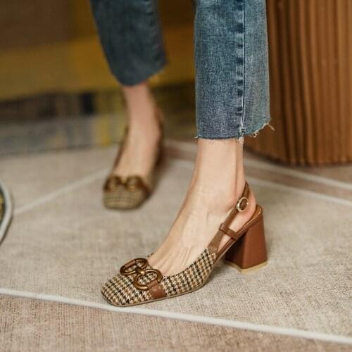 High-quality French Elegant Retro High-heeled Womens Shoes 2021 Summer New Square Toe Back Lattice Fashion Thick-heeled Sandals
