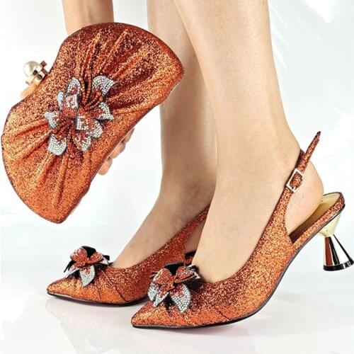 Italian Design 2021 Nigerian Fashion Special Flower Decoration Style Orange Color Elegant Party Wedding Ladies Shoes and Bag Set