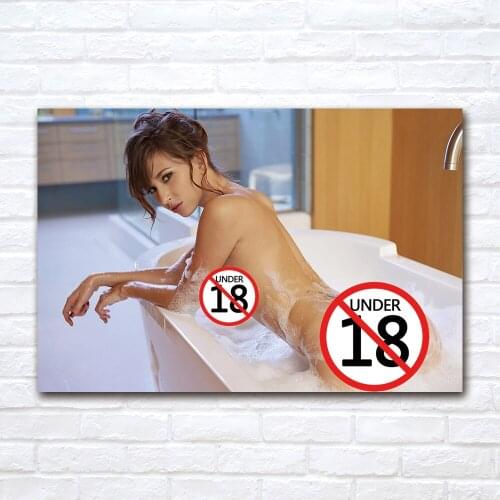 Sexy Model in the Bathtub Modern Pop Art Canvas Painting Wall Pictures for Living Room Home Decor Poster No Frame
