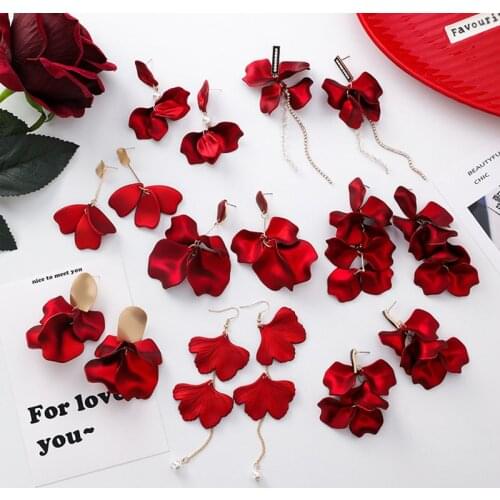 2021New Japanese And Korean Popular Sweet Exaggerated Red Rose Petals Tassel Retro Sexy Long Elegant And Generous Earrings Women