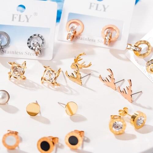 Womens Earrings Vintage Earrings For Women Fashion Jewelry Geometric Roman Numerals Small Crystal Heart Stud Earrings 2020 New