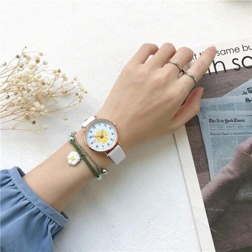 Girl little daisy watch girl ins green forest college style girl junior high school student simple temperament