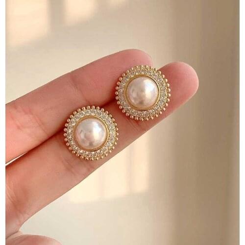 Gold Color Round Imitation Pearls Stud Earrings for Woman Luxury Crystal Earrings Female Beads Stud Earring