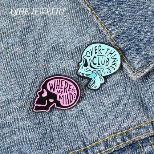 QIHE JEWELRY Couple Skull Enamel Lapel Pins No Mind Skeleton Brooches Badges Fashion Punk Pins Gifts for Friends Pins Wholesale
