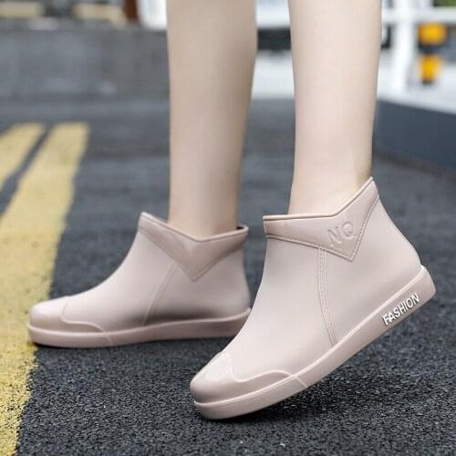New Spring And Autumn Fashion Trend Ladies Rubber Waterproof Rain Boots Water Shoes Non-slip Flat Shoes Women Ankle Rain Boots