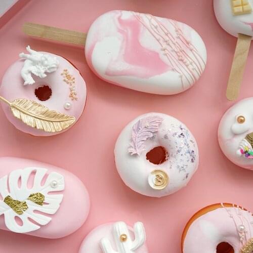 Simulation cake Home soft furnishings Simulation ice cream donut toy Window decoration dessert Donut shaped ice cream