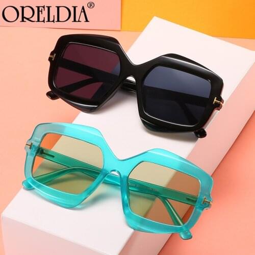 Fashion Ladies Sunglasses Square Big Frame Letter Glasses New Trend Mens Gradient Lens Black Green Brown Sunglasses 2020 Hot
