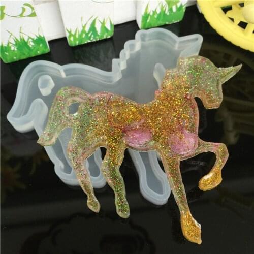 Full-mirror polishing unicorn crystal drop silicone mold three-dimensional flying horse phone case decorative patch tool