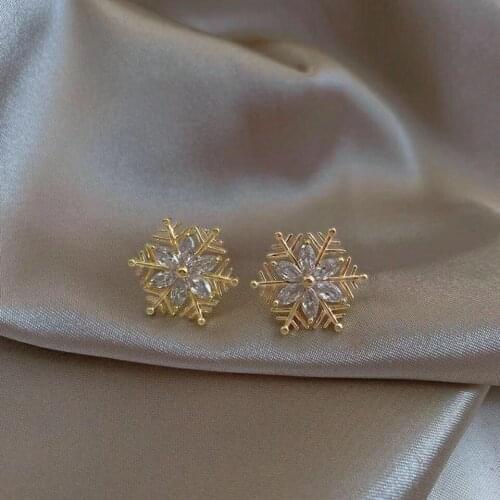 Elegant personality snowflake fashion earrings high quality exquisite earrings simple party accessories Trend ladies jewelry