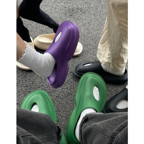 Summer Beach Slippers Kanye Non-slip Eva Soft Slide Sandals Unisex Bathroom Home Shoes Flat Kardashian Womens Sandals Dropship