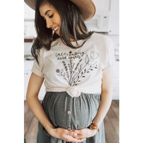 Cultivating Kind Hearts Mama T-Shirt flowers graphc women fashion pure cotton graphic grunge tumblr tees mother day gift L512