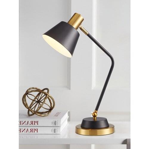 Nordic American Light Luxury Table Lamp Bedroom Bedside Lamp Creative and Cozy Simple Desk Study Reading Lamp