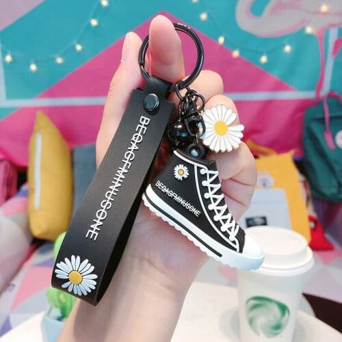 2021 Trend GD Quan Zhilong Same Cartoon Pendant Small Daisy Canvas Shoes Keychain Personality Jewelry
