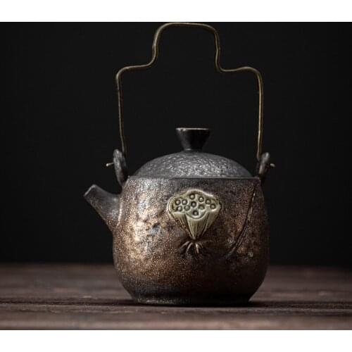 Retro household ceramic teapot gilt iron glaze Zen lotus handle pot Kung Fu teapot small single pot tea maker home decoration