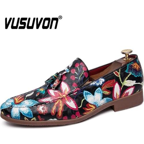 Men Leather Casual Shoes Comfortable Light Formal Mens Flats Retro Printing Slip on Tassel Loafers Big Size Men Shoes 39-47