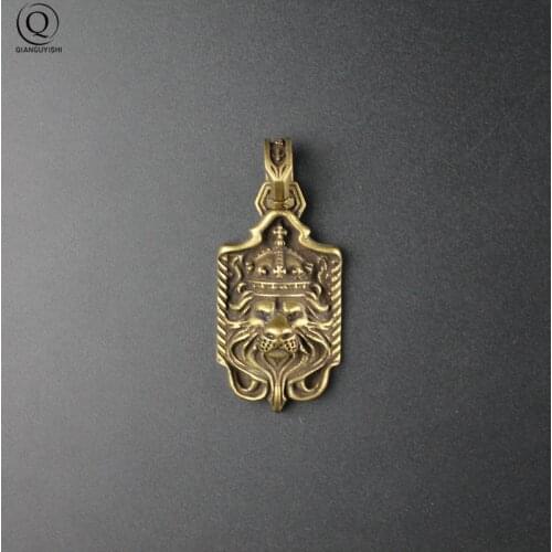 Vintage Brass King of The Steppe Lion Keychain Pendant Jewelry Copper Punk Key Holder Hanging Ornaments Car Keyrings Decorations