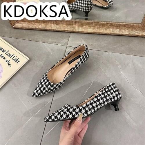 Spring 2021 New Pointed Plaid Low Heel Fashion Single Shoe Temperament Shallow Mouth Thin Heel Comfortable Womens Shoes