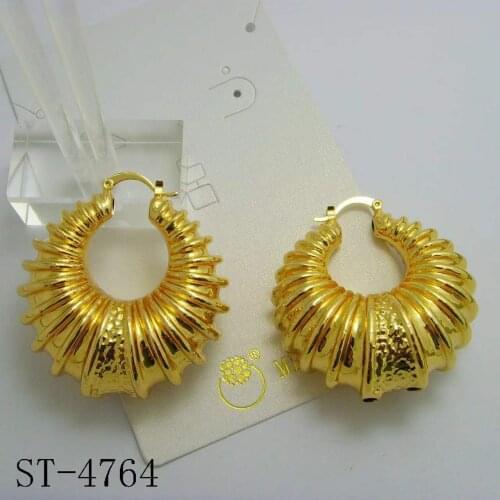 Dcroiao Earrings