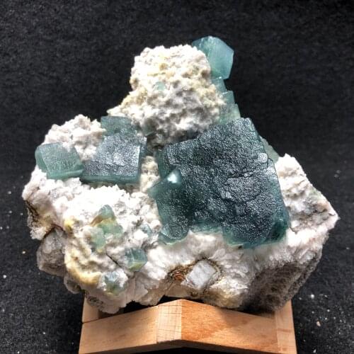 1056.9gNatural rare blue green fluorite and crystal mineral restoration ring vein teaching stone home decoration collection