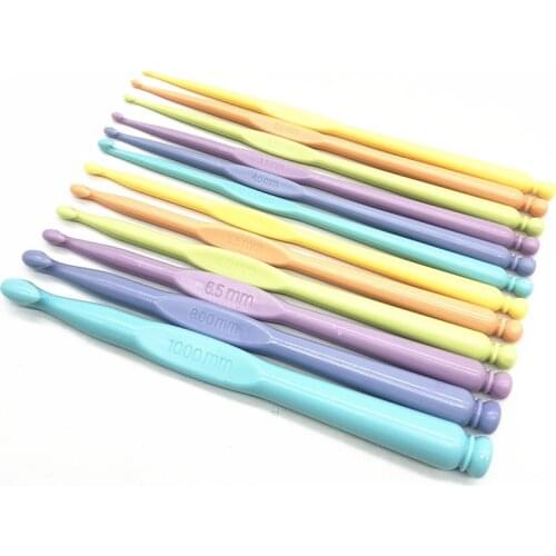 MIUSIE 2-10mm 12 PCS/set Multicolor Plastic Handle Crochet Hooks Knitting Needles Knit Craft Crochet Hooks Knitting Needles