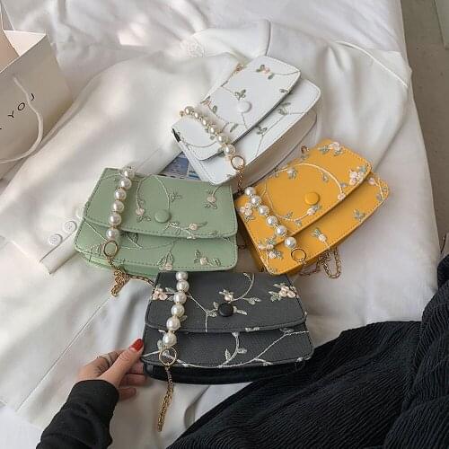 Retro Fashion Women Shoulder Bags Floral Embroidery Leather Female Messenger Bag Pearl Chain Saddle Handbag Lady Evening Clutch