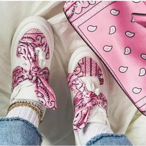 2021 Women Casual Shoes New Spring Women Shoes Fashion Embroidered White Sneakers Breathable Flower Lace-Up Women Sneakers