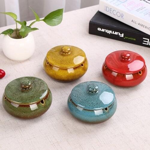 Creative Ceramics Ashtray with Lid Retro Indoor Decorative Ashtray for Home Living Room Office Car Cigarette Ashtray Holder