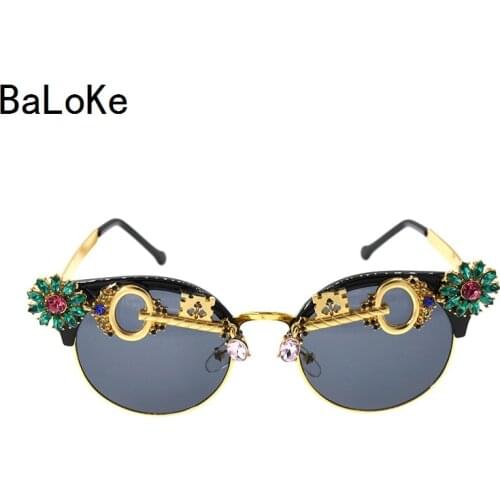 New Arrival Fashion Cat eye Exaggerated Shape Oversize Sunglasses Retro Women Key Carved Baroque Sun Glasses Women Sunglasses