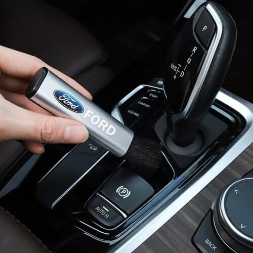 1Pcs Car Retractable Cleaning Brush Artificial Wool Soft Brush For Ford Focus Fiesta Ranger Mondeo Escort Falcon Flex KA Mustang