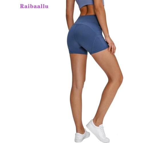 Spring and summer 2020 new splice yoga shorts peach female buttock training speed dry stretch tight sports