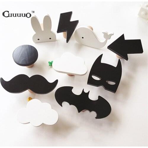 GUUUUO Wooden Clothes Hangers