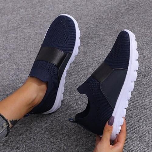 2021 New Women Vulcanize Shoes Fashion Breathable Lightweight Walking Mesh Slip On Ladies Flat Casual Shoes Sneakers Women Shoes