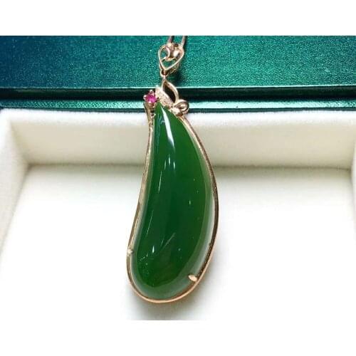 18K gold inlaid with Hebi jade pendantJ31