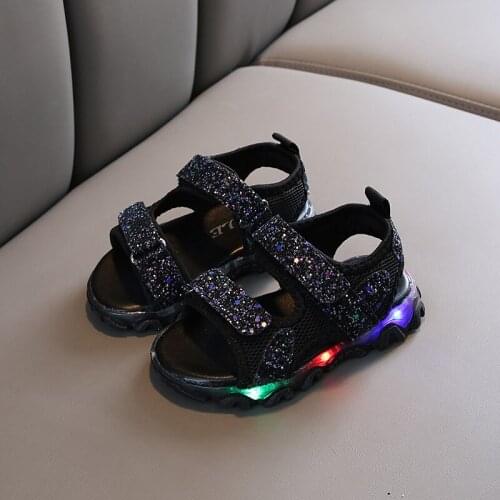 2021 New Arrival Kids Sandals Glowing Children Sandals with Light Toddler Girls Shoes Children Sandals Girls Princess Soft Shoes