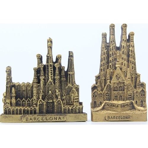 Fridge sticks all over the world to commemorate the Barcelona 3D fridge