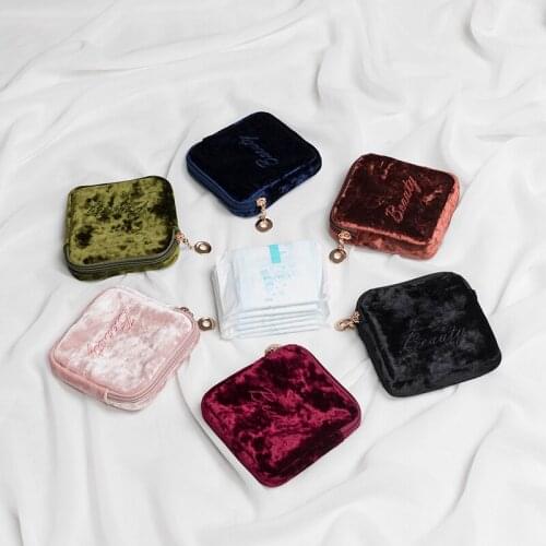 Portable sanitary napkin bag with waterproof cosmetics small bag with large capacity and simple girl heart