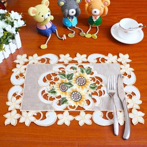 European Classical Exquisite Embroidered Placemat Western Table Cloth Fabric Insulation Mat Vase Pad Notebook Cover Coaster