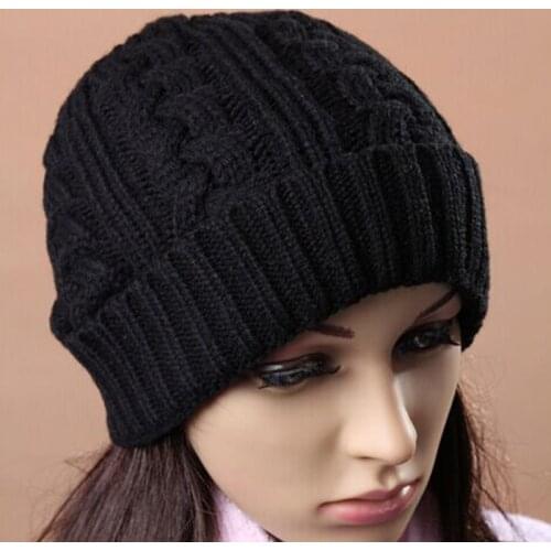 1 Pcs 2015 New Hot Sell Twist Acrylic Knitted Cap Autumn Warm Hats For Women And Men Skullies Beanies 3 Colors