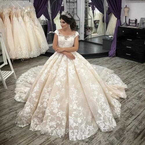 Luxury Design Ball Gown Princess Wedding Dresses Cap Sleeve Champgane Tulle Ivory Lace Flower Appliques Vestido De Noiva