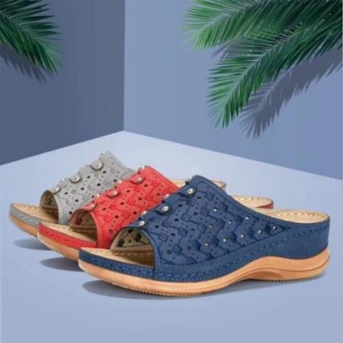 Meijuner Ladies Summer Sandals Slope Heel Platform Slippers Casual Non-Slip All-match Super Comfortable Shoes