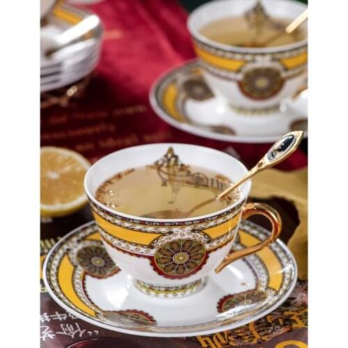 Europe High-grade Bone China Coffee Cup set British Ceramics Phnom Penh Afternoon Tea Cup Set Coffee Cup Saucers set gifts
