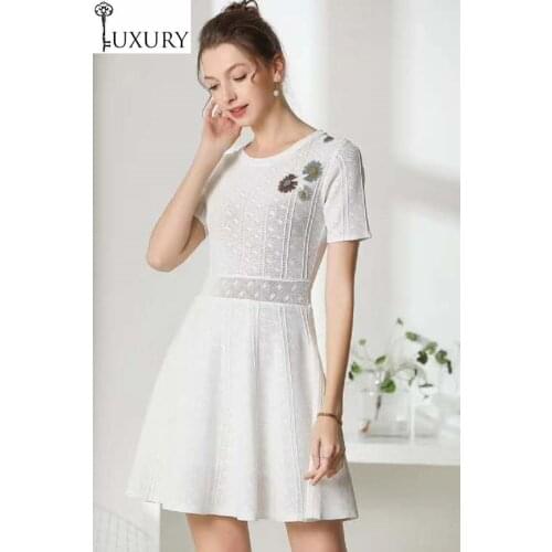 Quality Knitted 2020 High Summer Style Women Sunflower Embroidery Deco Short Sleeve Slim Fit & Flare Dress Green White