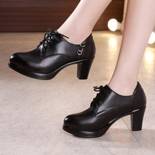 2019 black work shoes small leather shoes with thick with waterproof platform large size 40-43 yards