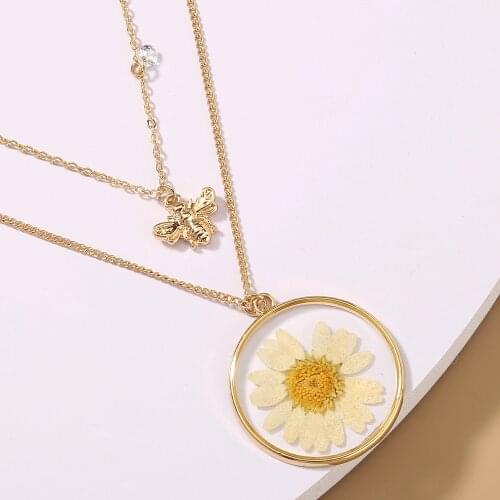 Double Layers Daisy Bee Pendant Necklace Dried Flower Resin Collar Lovely Tiny Honey Necklace for Women Girls Handmade Jewelry