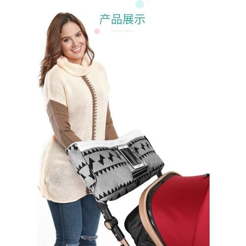 New autumn and winter outdoor baby stroller warm gloves windproof plush baby stroller antifreeze hand cover plus velvet thickeni
