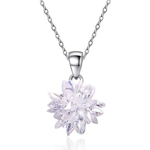 Fashion Ice Flower Crystal Necklaces for Women Zircon All-match Clavicle Chains Pendant Jewelry Accessories