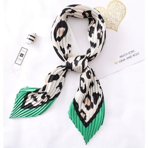 Yishine Hot Pleated Square Scarf Small Silk Neck Wear for Women Crumple Leopard Bandana Crinkle Print Foulard Female Handkerchie