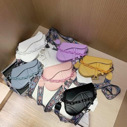 2021 Pu Ethnic Style Shoulder Bag Trend, Luxurious Chain Design Saddle Messenger Bag for Women All-match Handbags and Purses