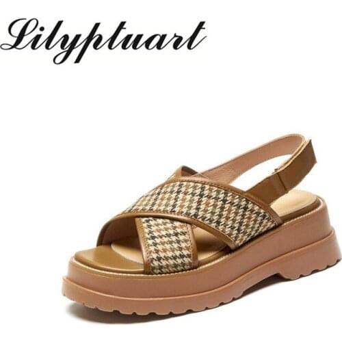 In the summer of 2021, womens new leather plaid thick heel sandals are casual, comfortable, wear-resistant and non-slip sandals