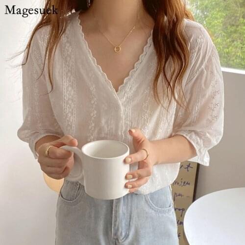 New V-neck Lace Shirt Summer Korean Short Sleeve Loose Casual Sweet Women Blouse Simple Vintage Floral Slim Top Blusas 14272